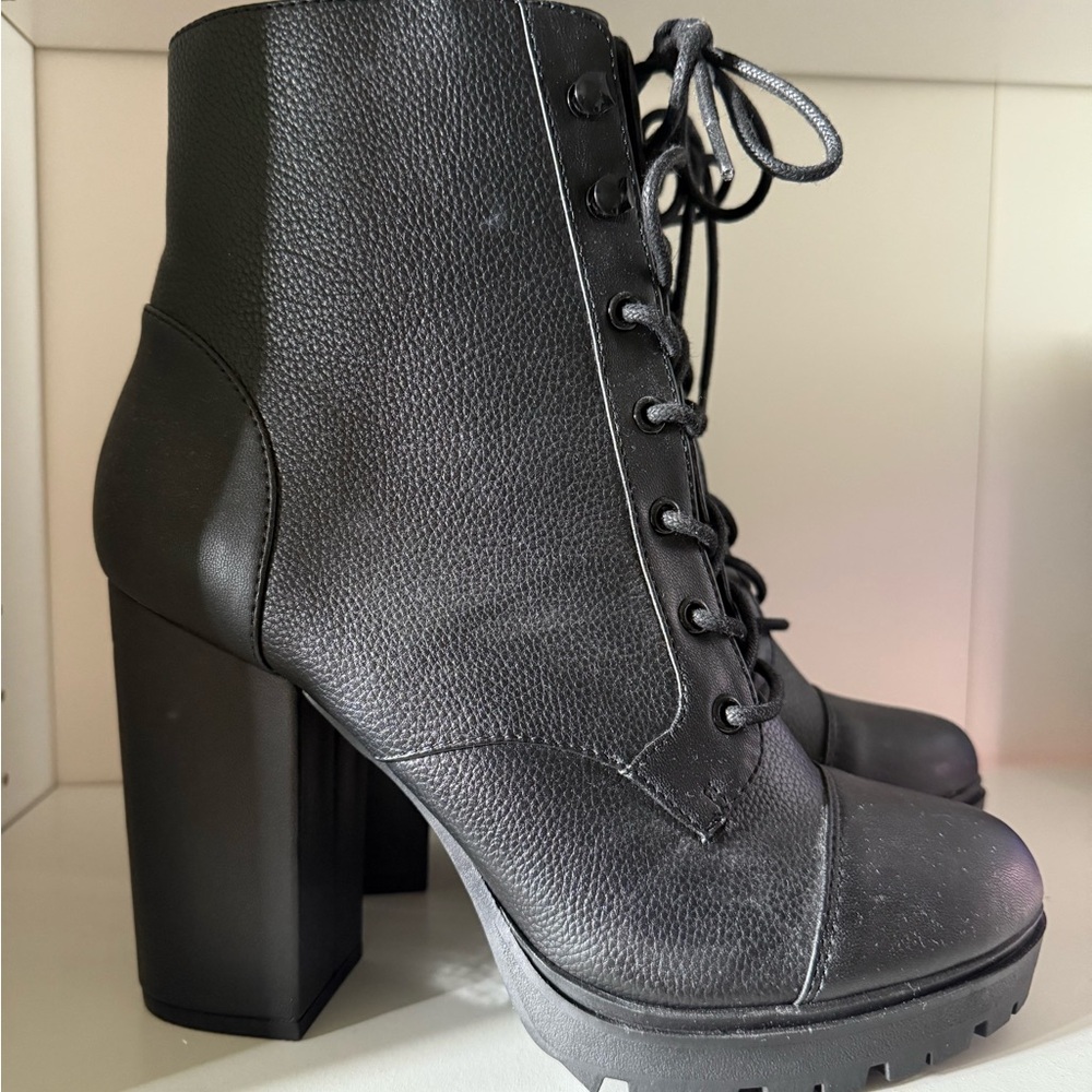 Express Black Lace-Up Boots with Chunky Heel - Picture 1 of 3